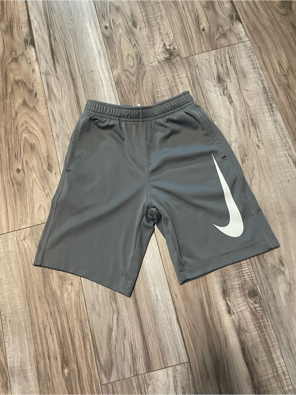 Nike Dri-FIT Boys Gray Swoosh Athletic Shorts Size 7